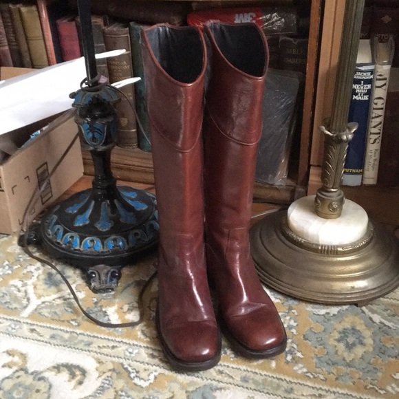 SOLD.  Vintage leather boots - Picture 8 of 8